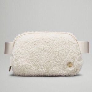 lululemon Everywhere Fleece Belt Bag
